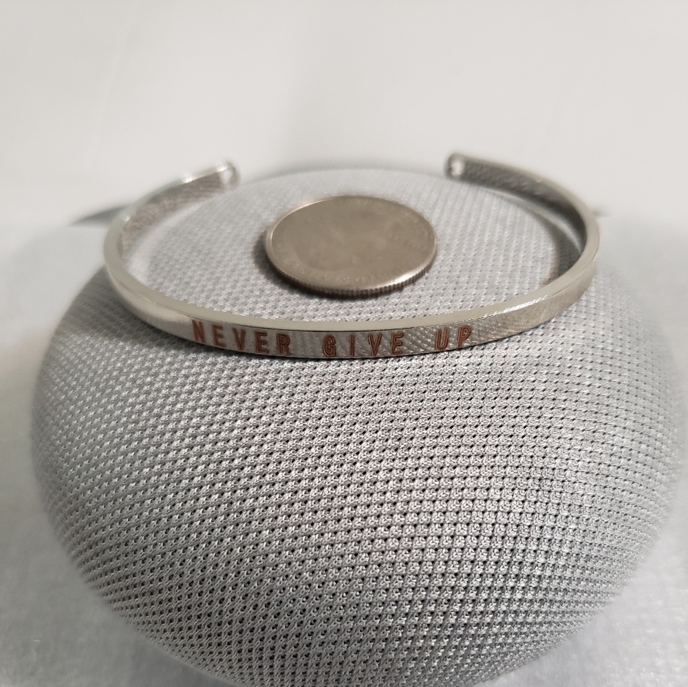 Stainless Steel"Never Give Up" Bangle Bracelet